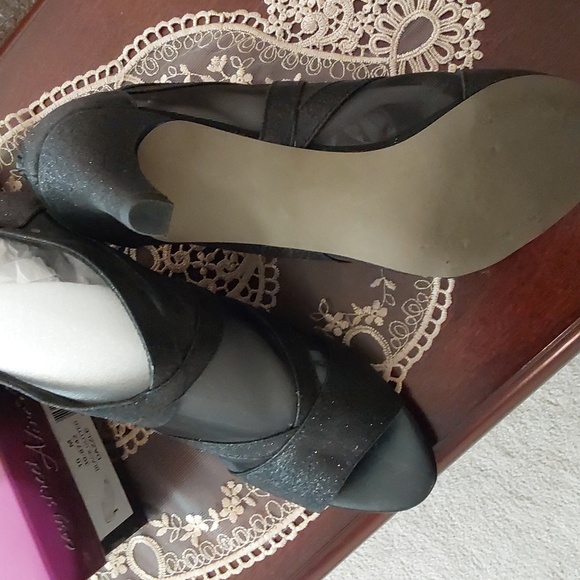 Easy Street Alive 5 10 M size Black Glitter**Was $30** - Picture 1 of 4